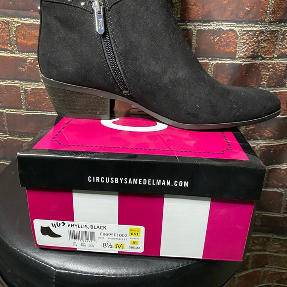 New Sam Edelman Black Bootie w/ Silver Studs - Picture 3 of 10